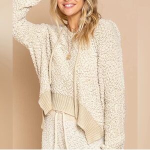 POL Knit Chunky Hooded Sweater Womens Medium Cream Boxy Crop Length